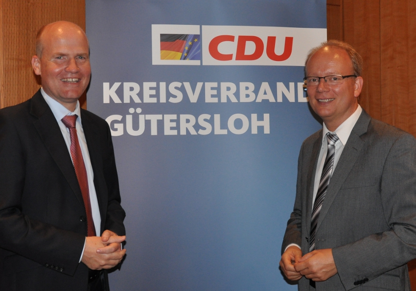 Analysierten den rot-grünen Koalitionsvertrag auf seine Finanz­freundlichkeit für die Kommunen: Ralph Brinkhaus und André Kuper.  